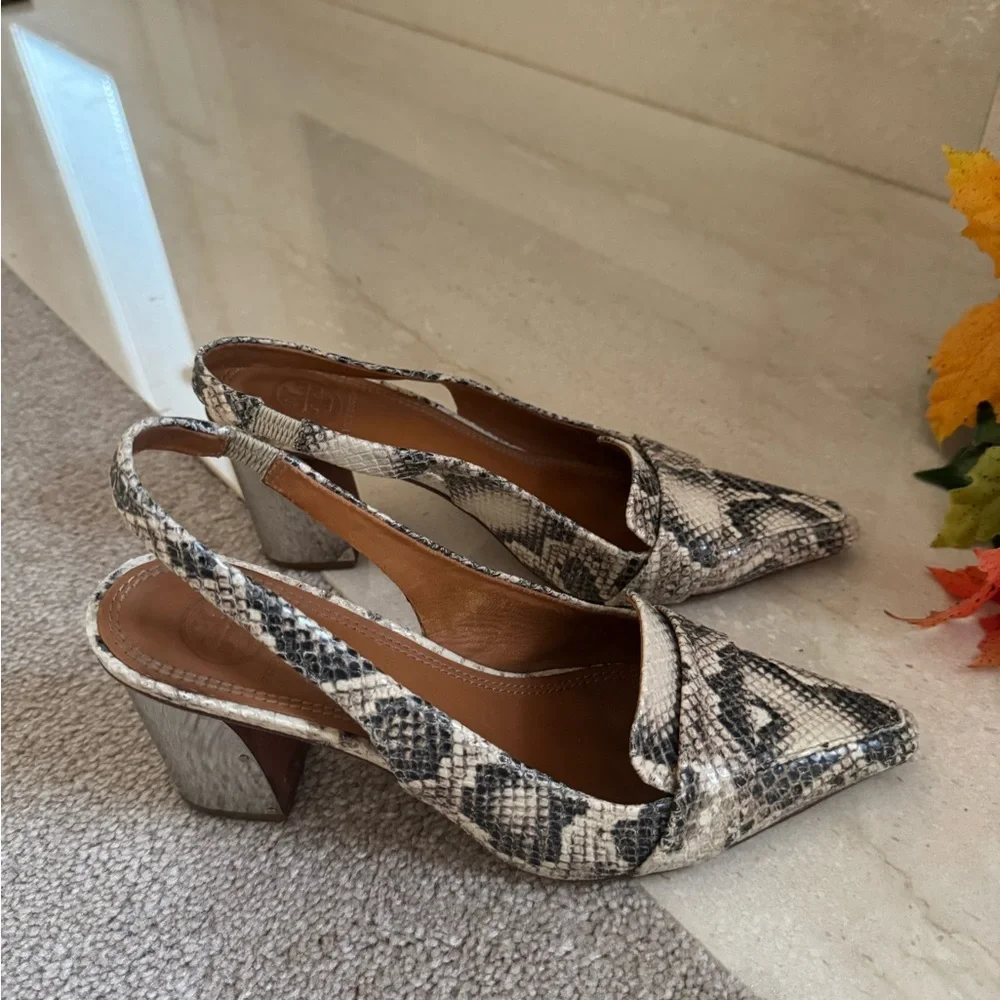 Tory Burch good features